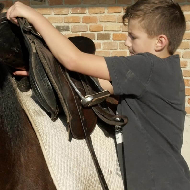 Ponyreiten und Reitunterricht im Familienhotel-Pichler
